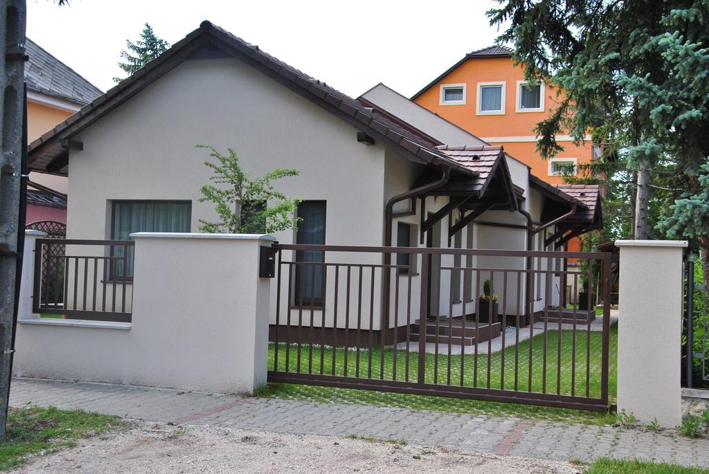 Panyi Apartman Siófok Habitación foto